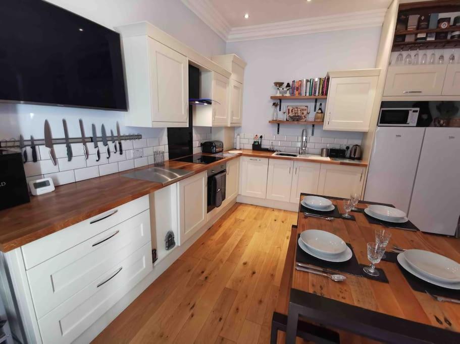Number 7 Torquay Stunning Sea Views Apartment Exterior photo